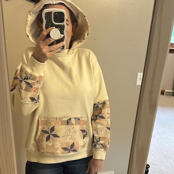 Easel Cream Hooded Sweatshirt with Quilted Design - Picture 1 of 5